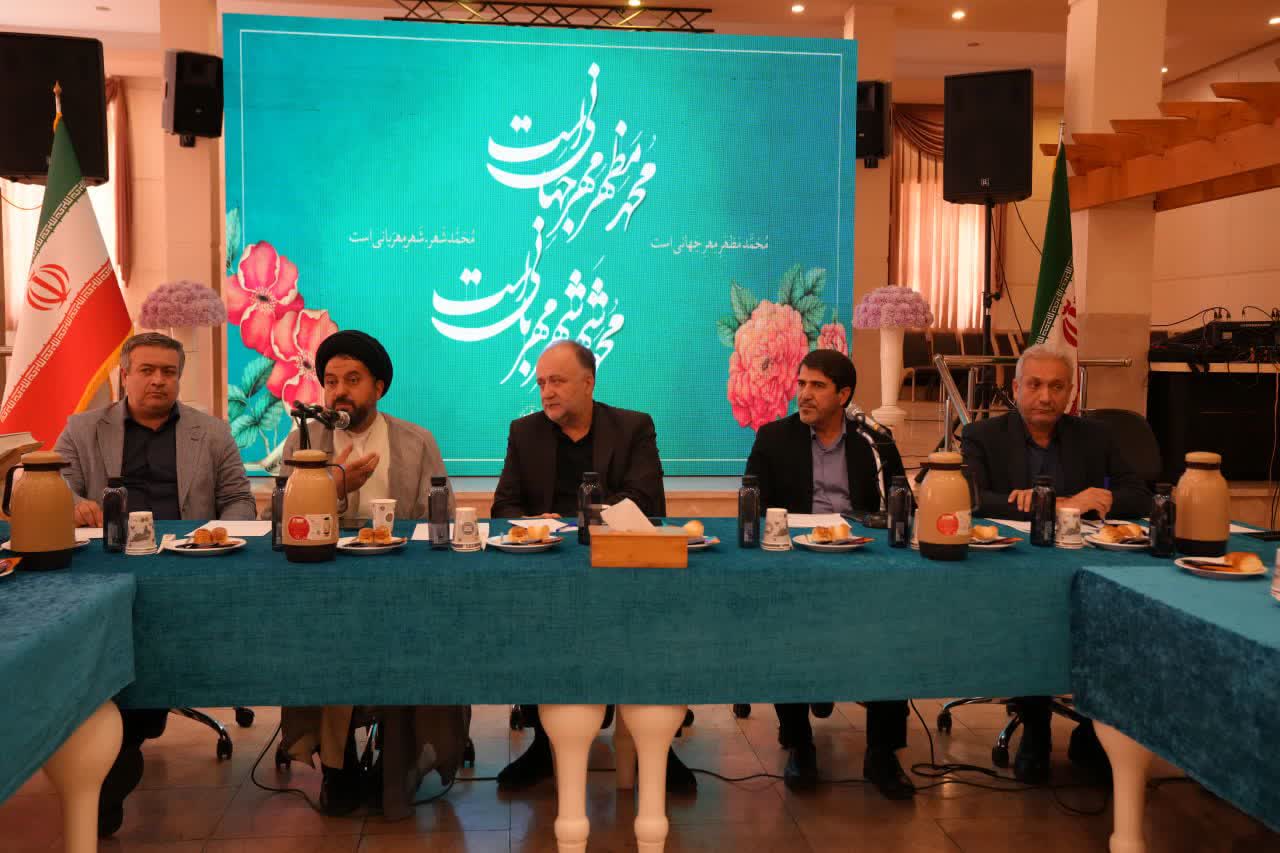 نشاط اجتماعی با برگزاری مراسمات ملی و مذهبی محقق می‌شود / برخورد قاطع با گران‌فروشی و چندنرخی بودن بازار