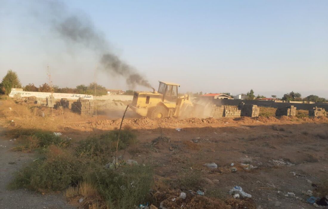 مقابله با تغییر کاربری غیرمجاز به وسعت ۲۱۷ هکتار در شهرستان چهارباغ/ ۳۰۰ مورد دیوارکشی غیرمجاز تخریب شد