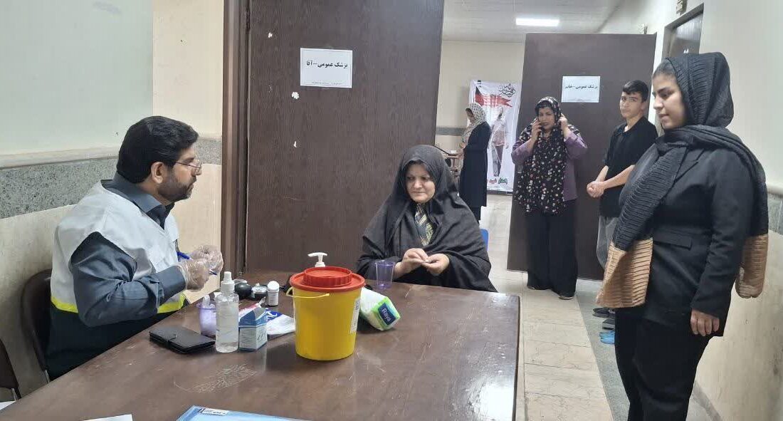 گرامیداشت هفته تکریم سالمندان با ویزیت رایگان و غربالگری پزشکی