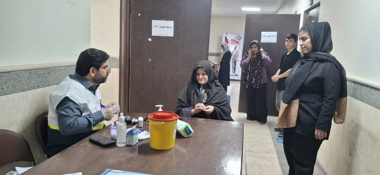 گرامیداشت هفته تکریم سالمندان با ویزیت رایگان و غربالگری پزشکی