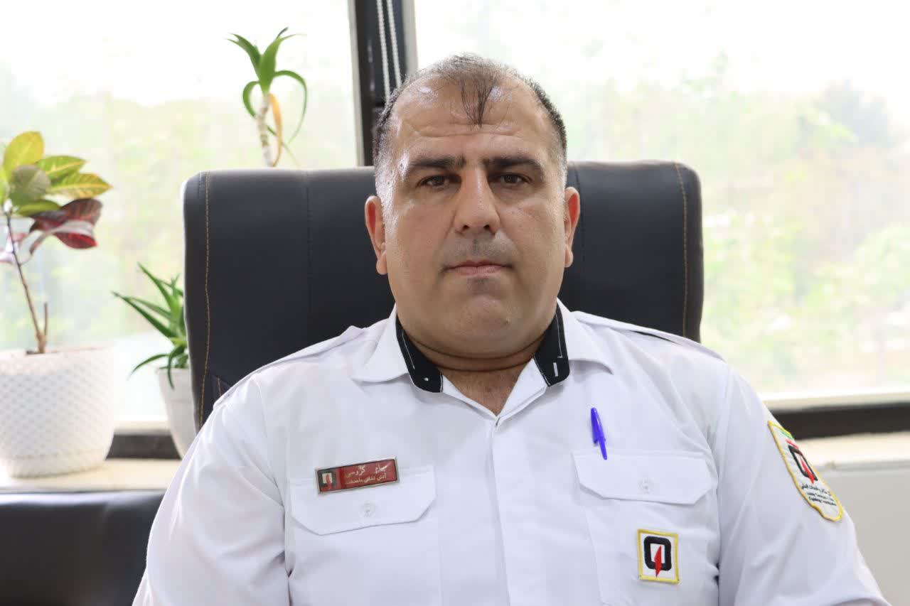 آتش‌سوزی گسترده در کارگاه تولیدی کلاه‌های ورزشی ماهدشت/عملیات نفس‌گیر آتش‌نشانان تا بامداد