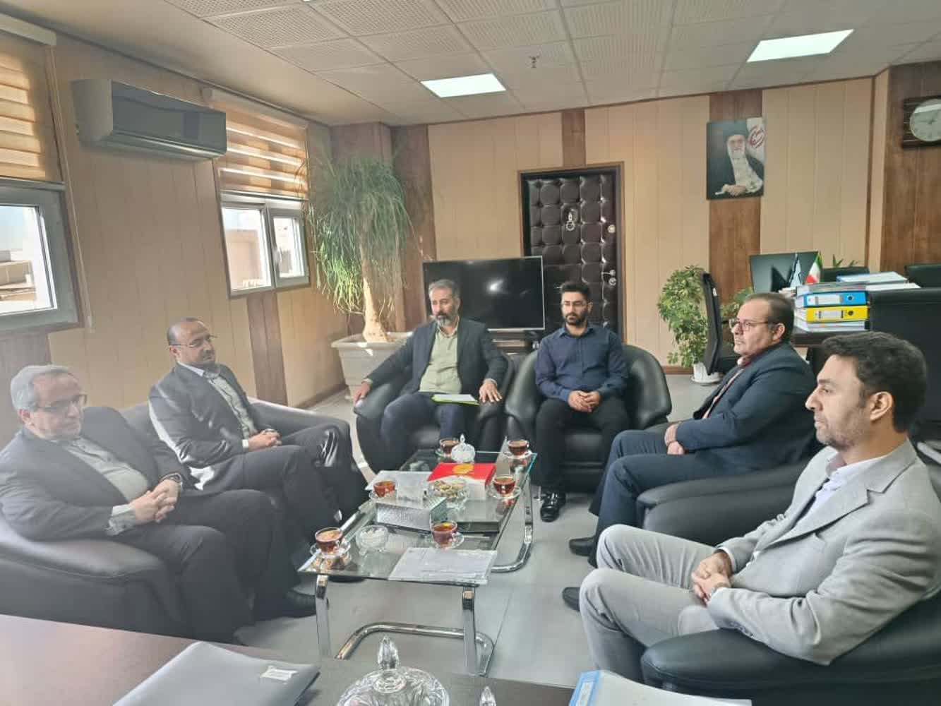 نشست مدیرکل تأمین‌اجتماعی استان البرز، با مدیرعامل شرکت تراورس/تاکید بر همکاری با شرکت‌های صنعتی برای حمایت از تولید