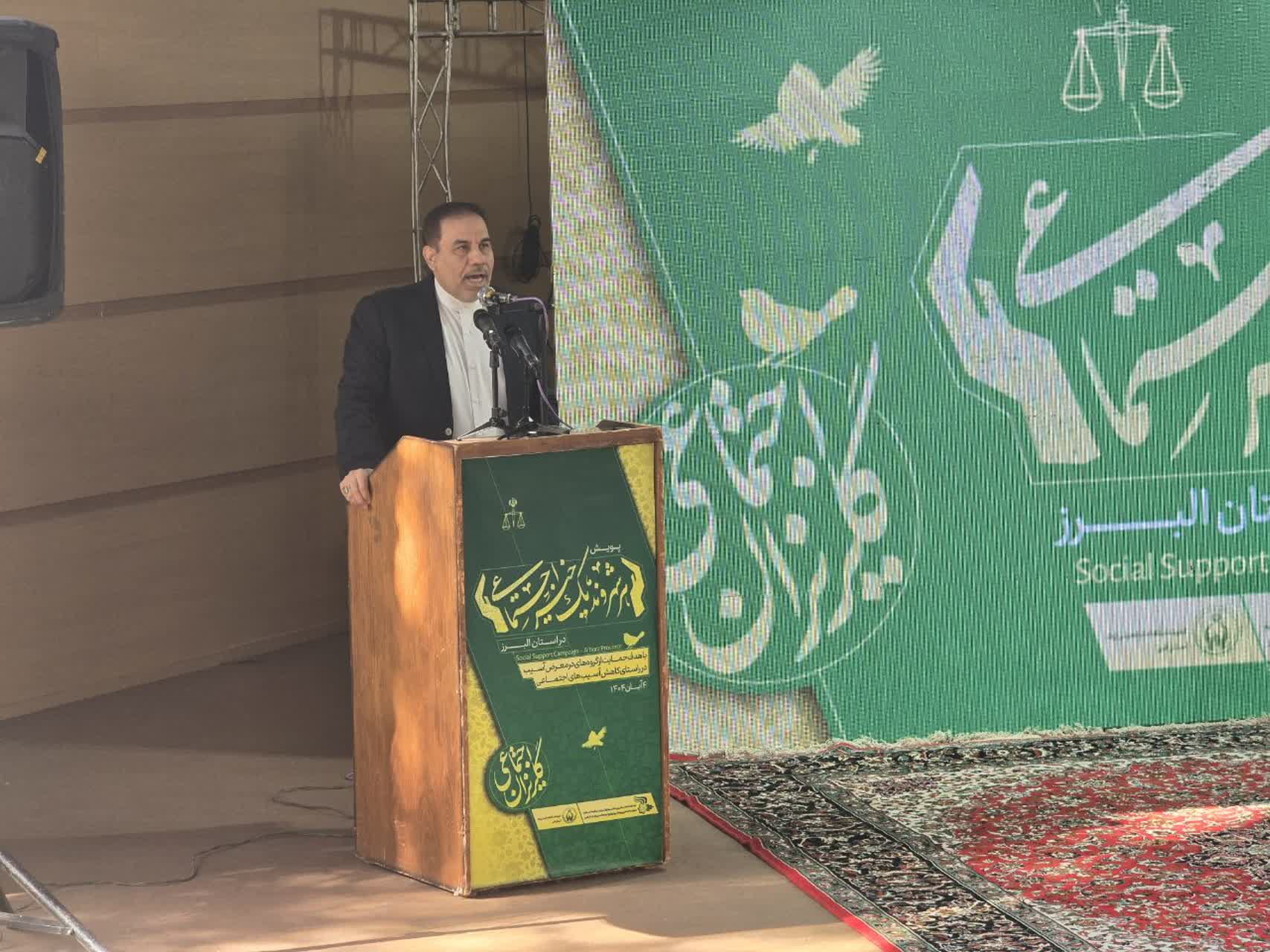 اسلام مکتبی یعنی جامعه‌ای زنده، اثرگذار و مسئول در برابر سرنوشت دیگران است