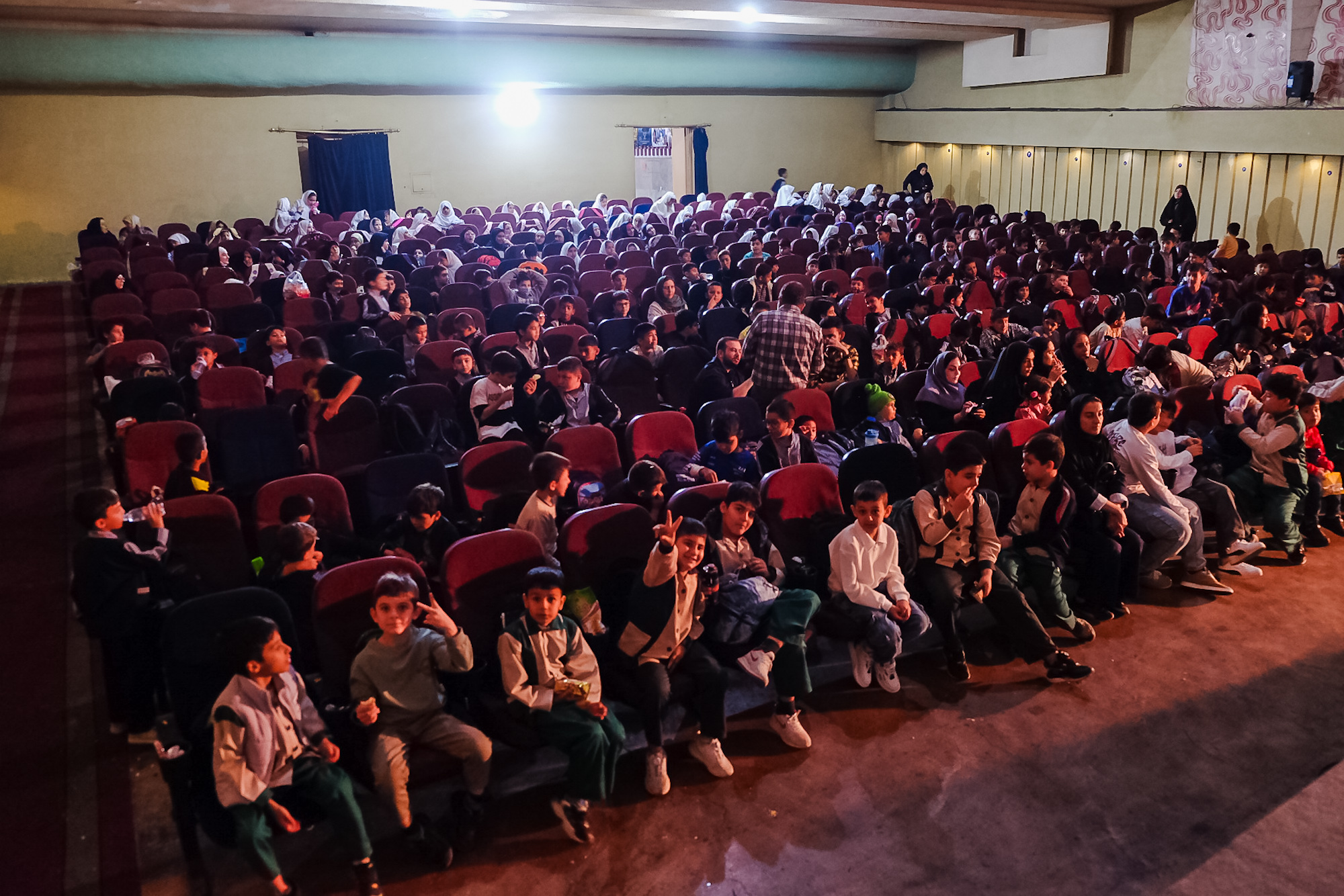 حوزه هنری البرز با اکران «یوز» کودکان را به سینماها کشاند/اکران عمومی «یوز» در کرج و روایت هویت و حفاظت از یوز ایرانی