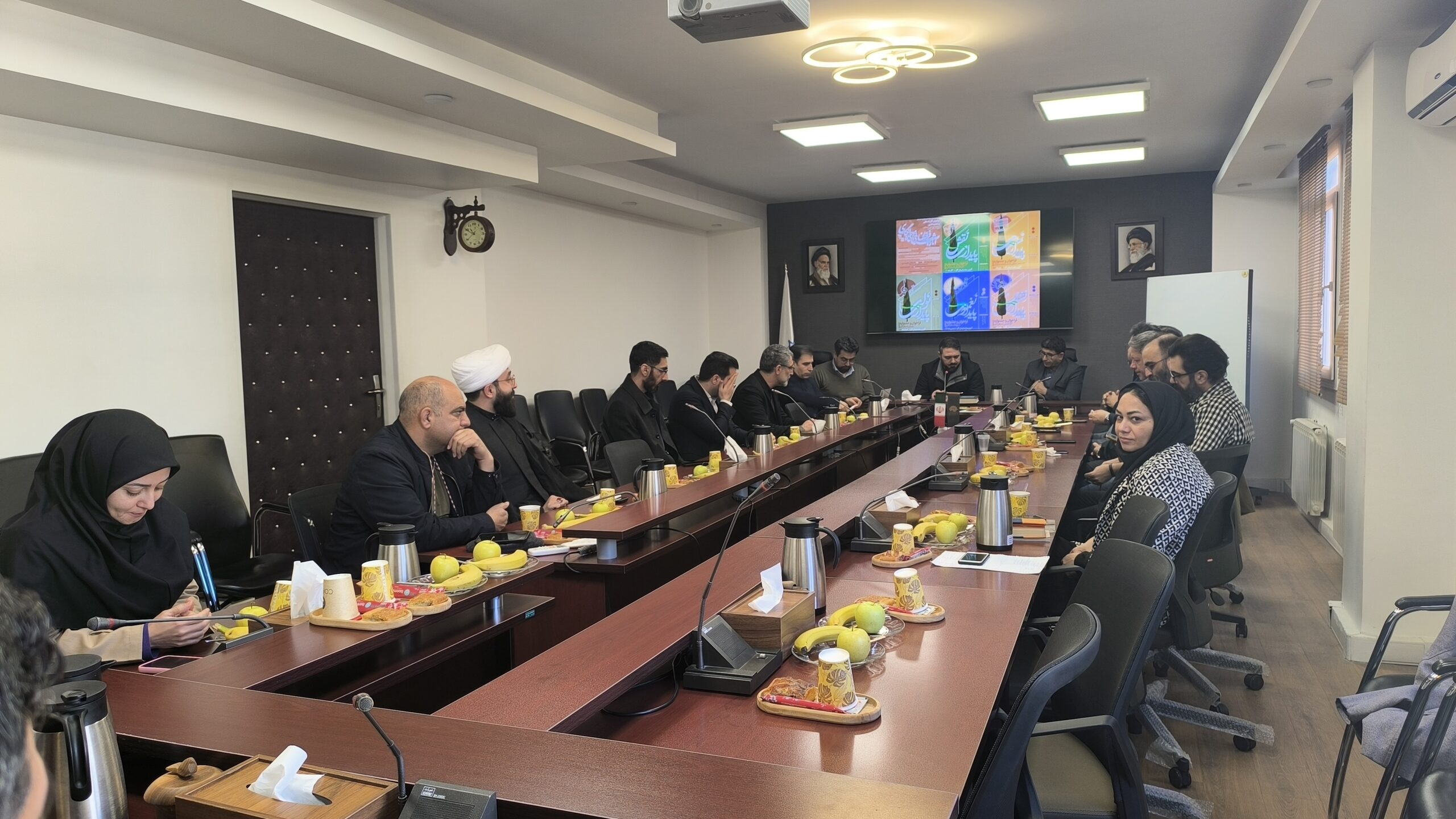 برگزاری نشست تقدیر از دست‌اندرکاران کمیته‌های هنری کنگره شهدای استان البرز