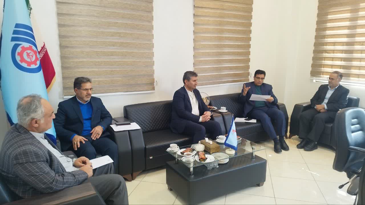 توسعه آموزش‌های مهارتی زندان‌های استان البرز، با نگاه به بازار کار/برگزاری نشست مشترک مدیران کل آموزش فنی و حرفه‌ای و زندان‌های استان البرز