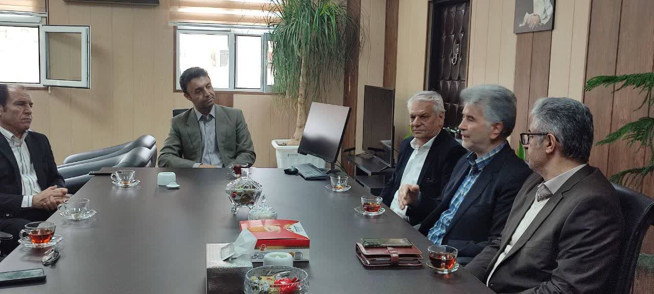 دیدار نوروزی اعضای هیئت‌ رئیسه کانون بازنشستگان و خانه کارگر با مدیرکل تأمین‌اجتماعی استان البرز