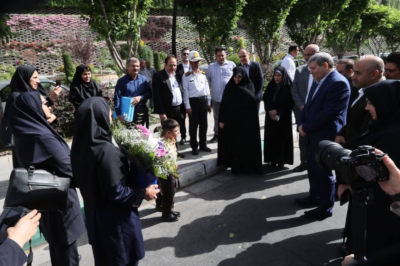 بازدید رئیس سازمان بهزیستی کشور، از شیرخوارگاه امام علی(ع) استان البرز