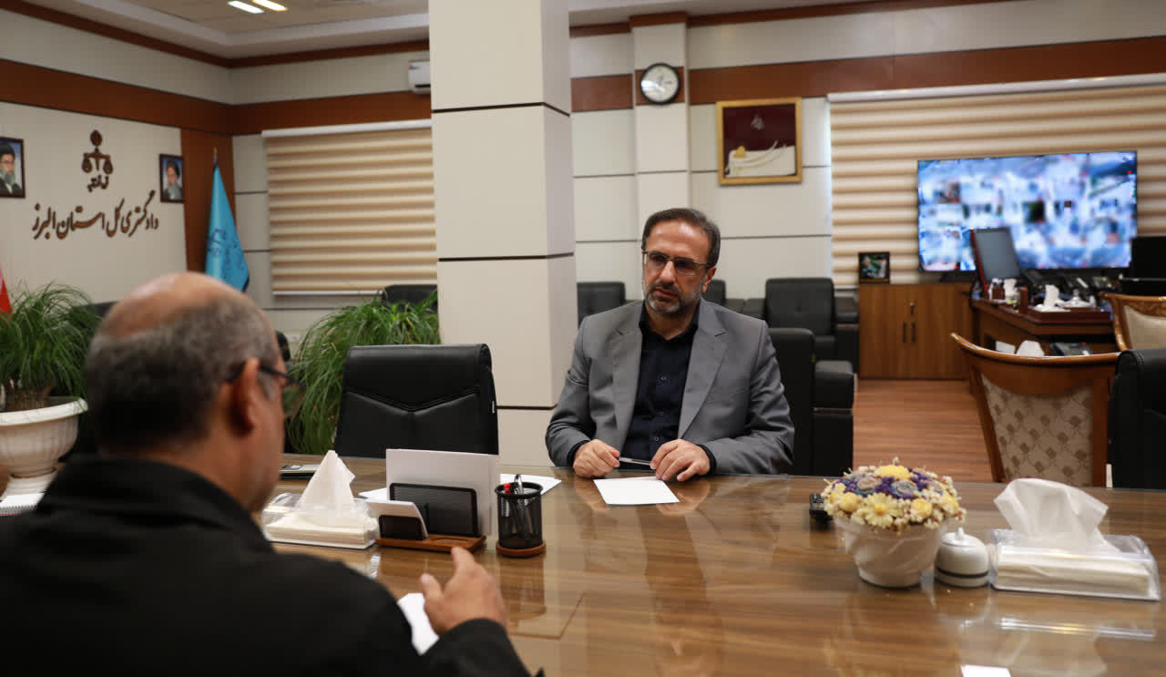 بررسی و حل مشکلات ۹۰۶ مراجعه کننده، توسط مدیران قضایی استان البرز