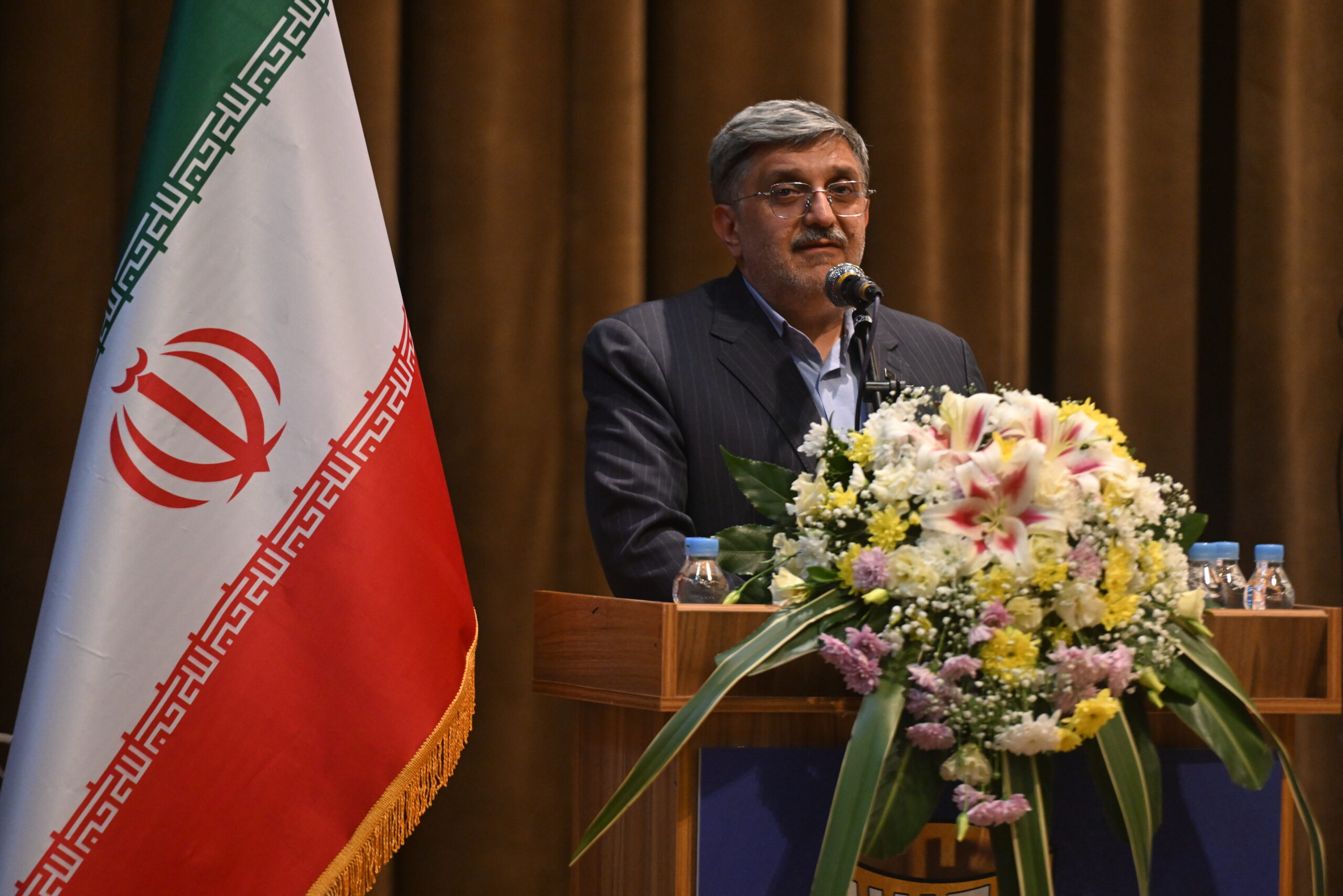 استان البرز به قطب عکاسی هنری کشور تبدیل شده است / مشارکت بینظیر عکاسان در چهاردهمین دوسالانه رضوی